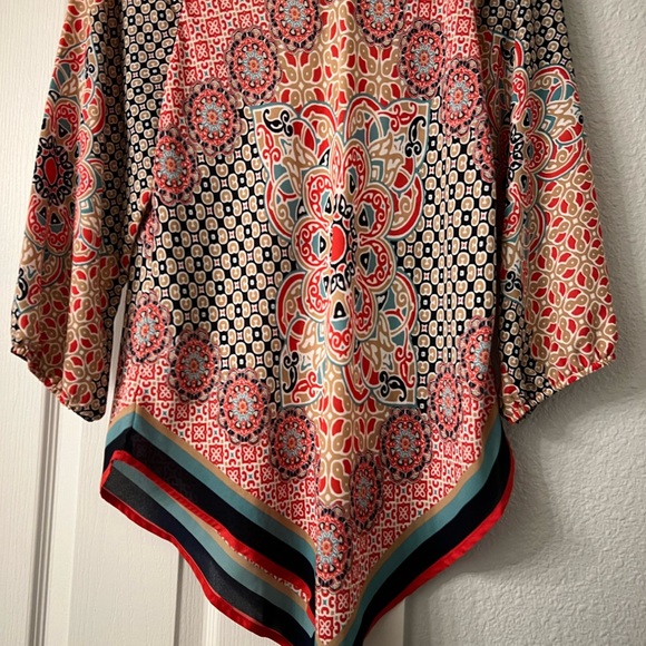 Heart Soul V-Neck Blouse! Large - Picture 2 of 10
